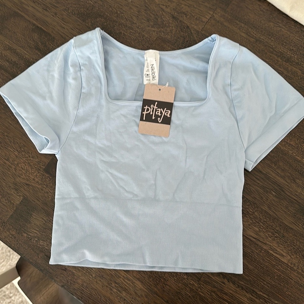 Nikibiki cashmere blue crop top